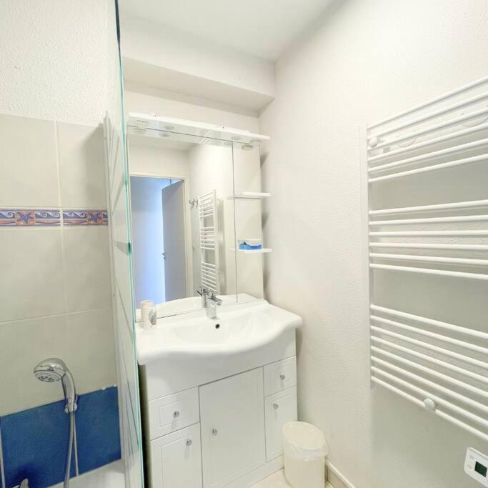 Avec Piscine - Vue Apartment