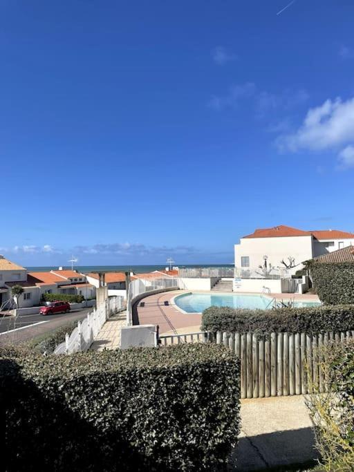 Avec Piscine - Vue La Chaume